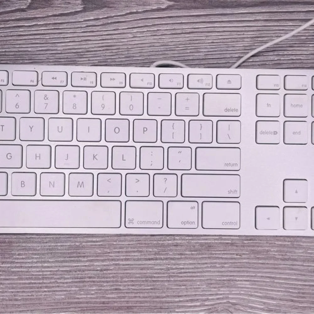 Apple A1243 USB Wired Aluminum Keyboard for office / electronics computer works